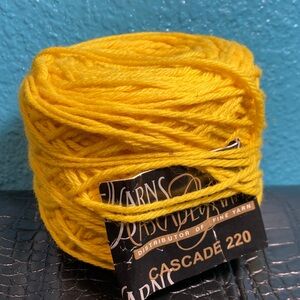 NWT Cascade Yarns 220 100% Highland Peruvian Wool Color 7828 Lot 7108